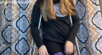 Purple leg cast sexy blond women